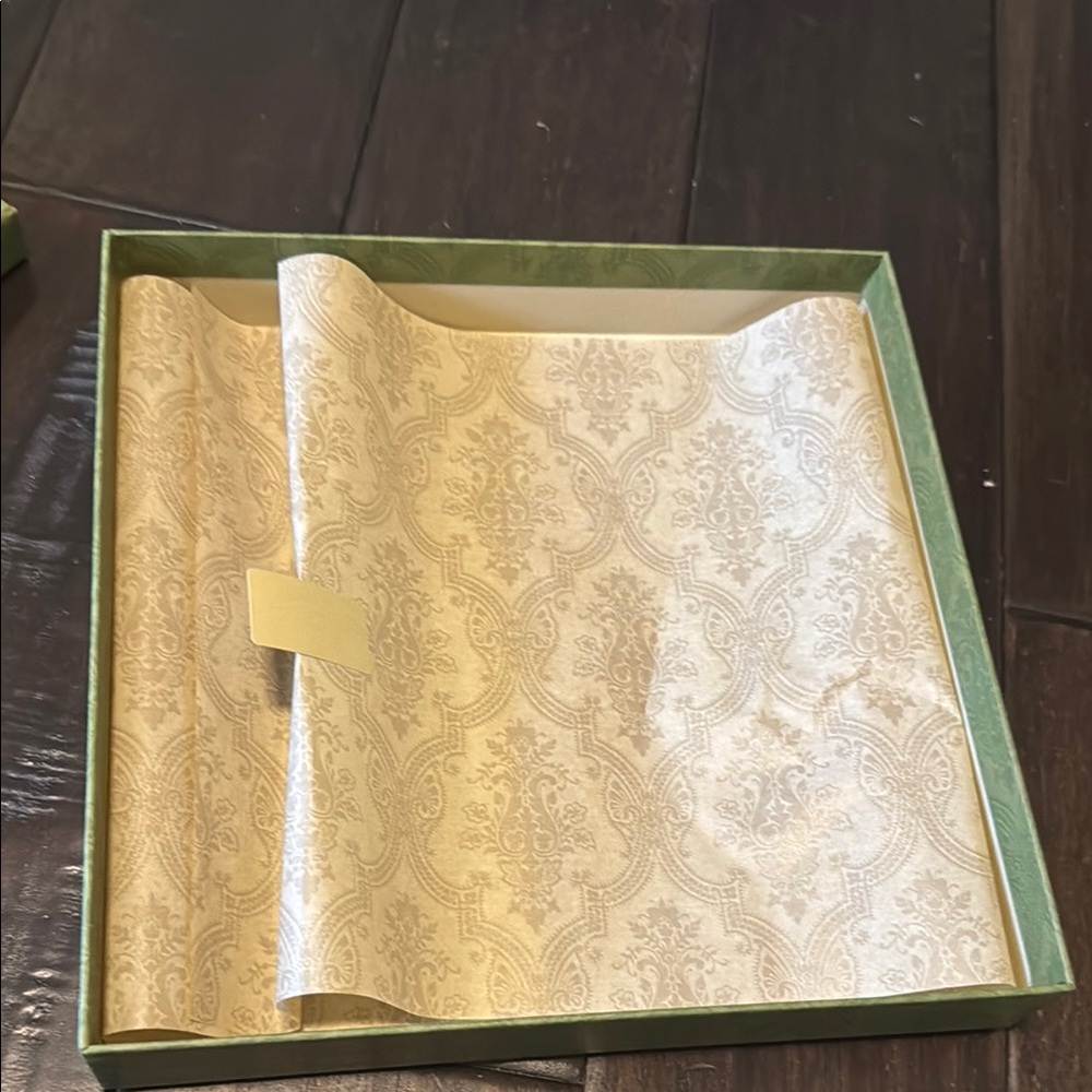 Gucci Green Patterned Gift Box - image 2